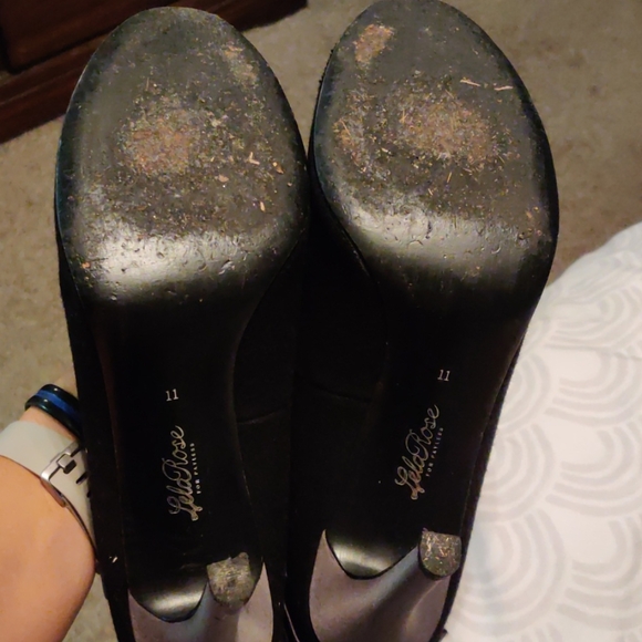 Black Heels - Picture 3 of 6